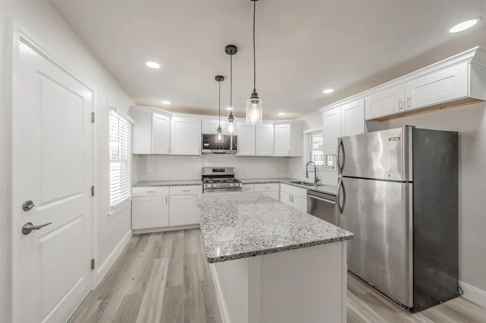 749 W Redbud Drive Hurst, TX 76053