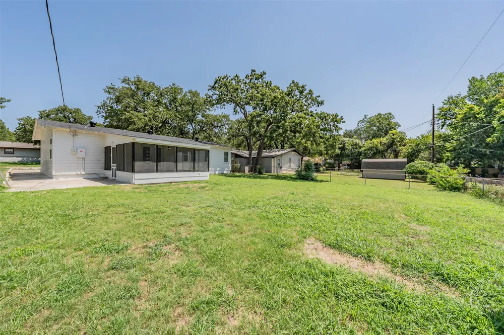 749 W Redbud Drive Hurst, TX 76053