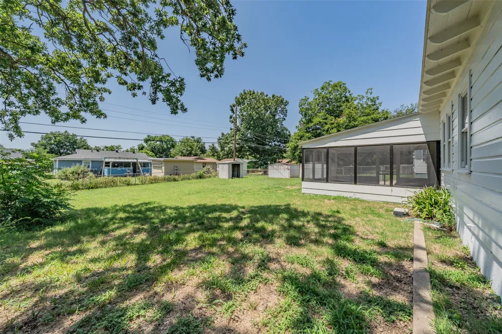 749 W Redbud Drive Hurst, TX 76053