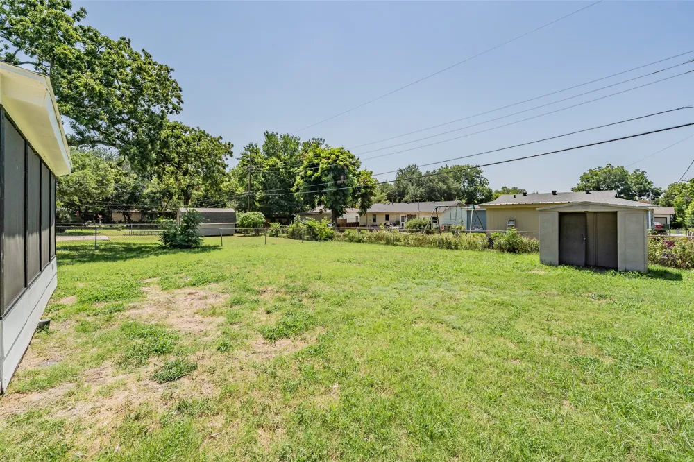 749 W Redbud Drive Hurst, TX 76053