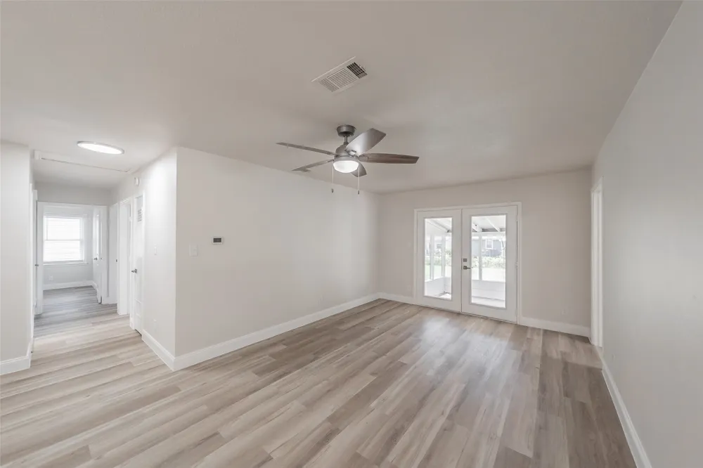 749 W Redbud Drive Hurst, TX 76053