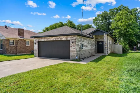 322 E Walnut Street