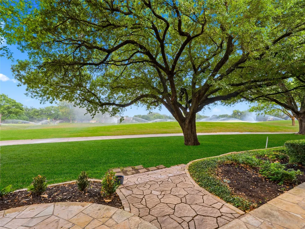 5120 Briar Tree Drive Dallas, TX 75248