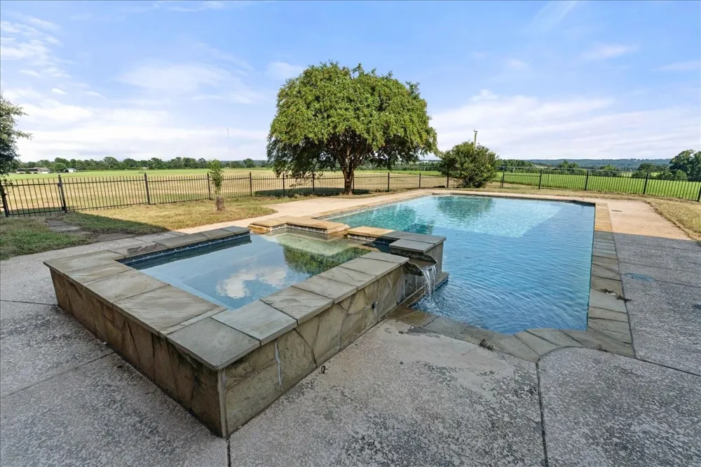 1442 County Road 313 E Tyler, TX 75706