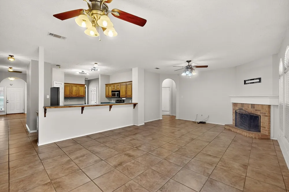 165 Hirth Drive Crowley, TX 76036