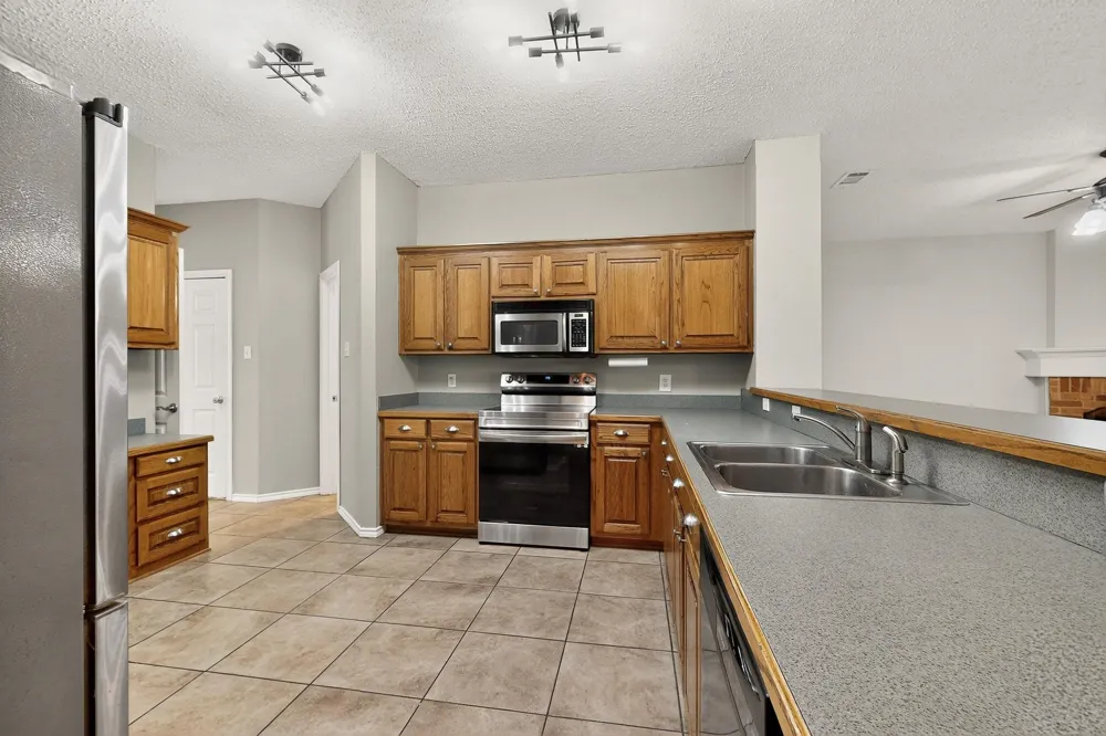165 Hirth Drive Crowley, TX 76036
