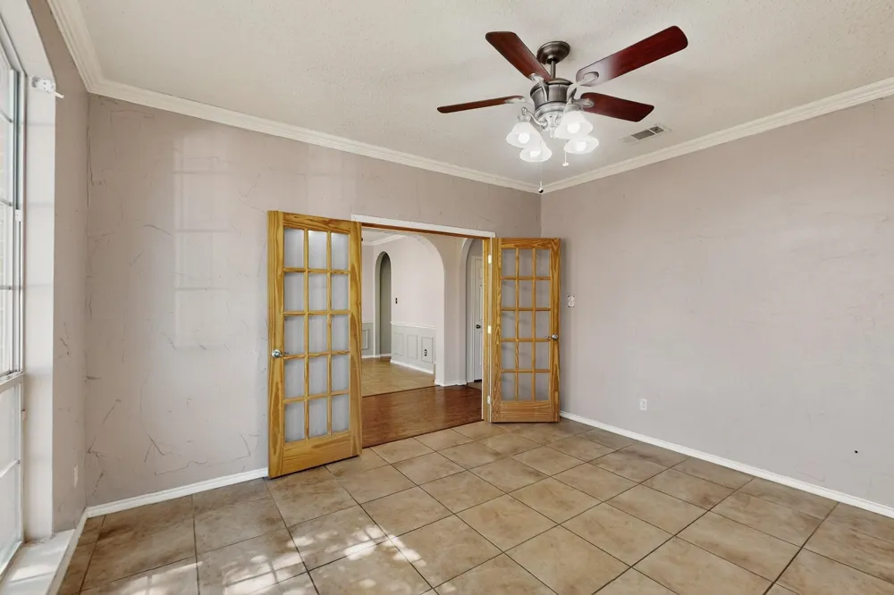 165 Hirth Drive Crowley, TX 76036