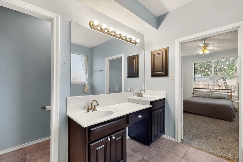 165 Hirth Drive Crowley, TX 76036
