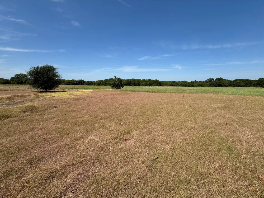 1801 Christian Road Ennis, TX 75119