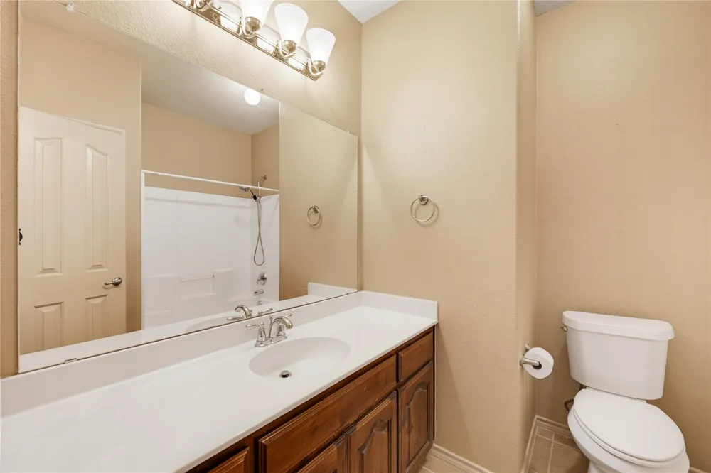 11 Beechcreek Drive Edgecliff Village, TX 76134