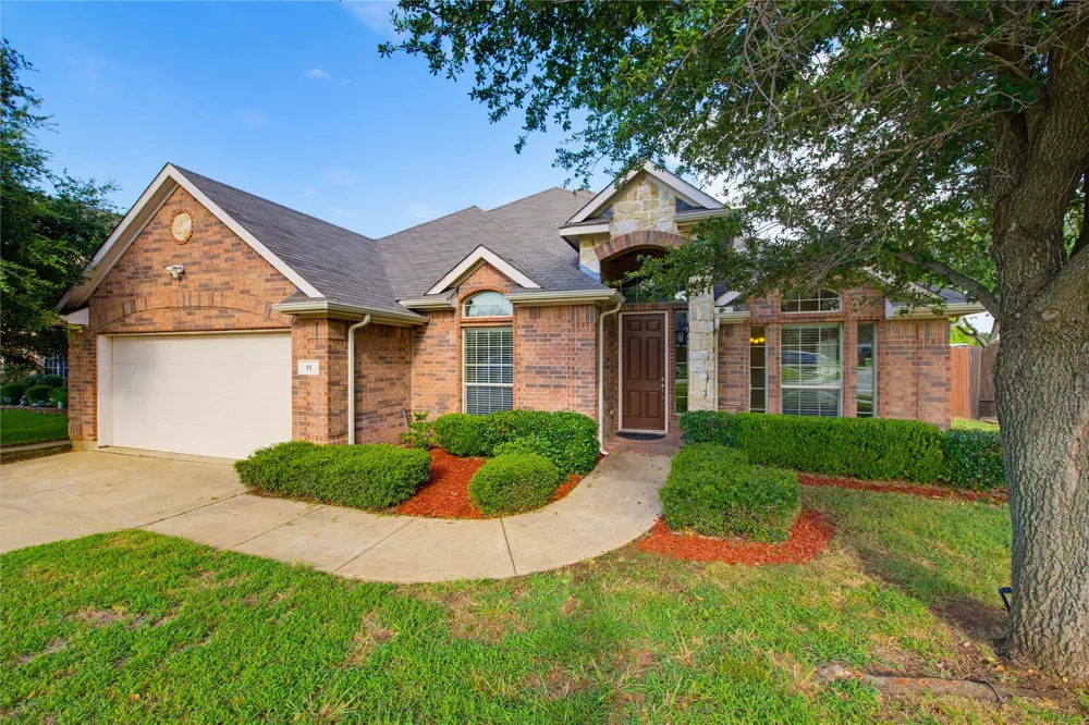 11 Beechcreek Drive Edgecliff Village, TX 76134