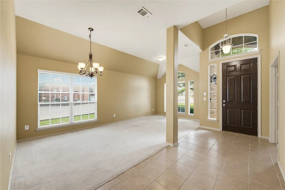 11 Beechcreek Drive Edgecliff Village, TX 76134