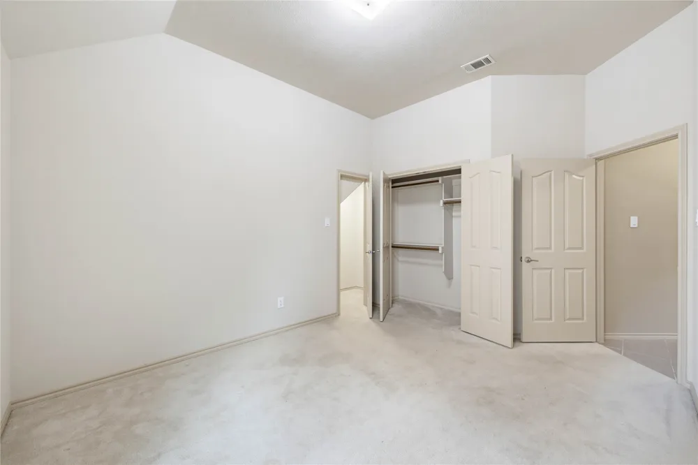 11 Beechcreek Drive Edgecliff Village, TX 76134