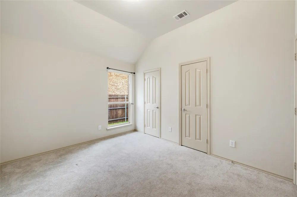 11 Beechcreek Drive Edgecliff Village, TX 76134