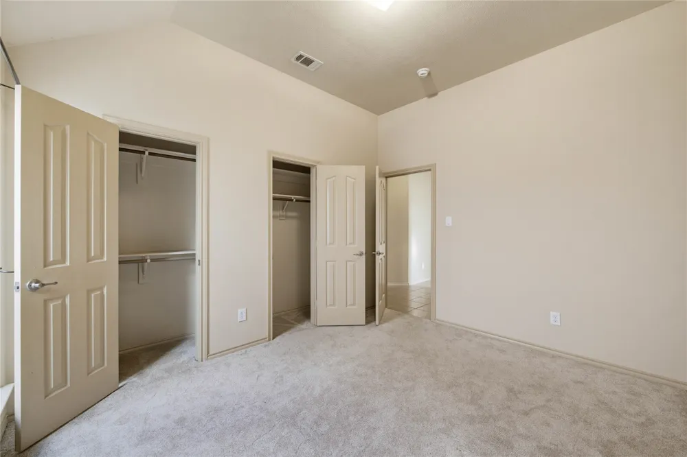 11 Beechcreek Drive Edgecliff Village, TX 76134