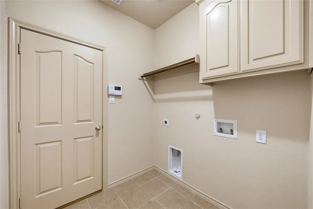 11 Beechcreek Drive Edgecliff Village, TX 76134