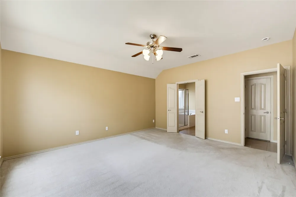 11 Beechcreek Drive Edgecliff Village, TX 76134
