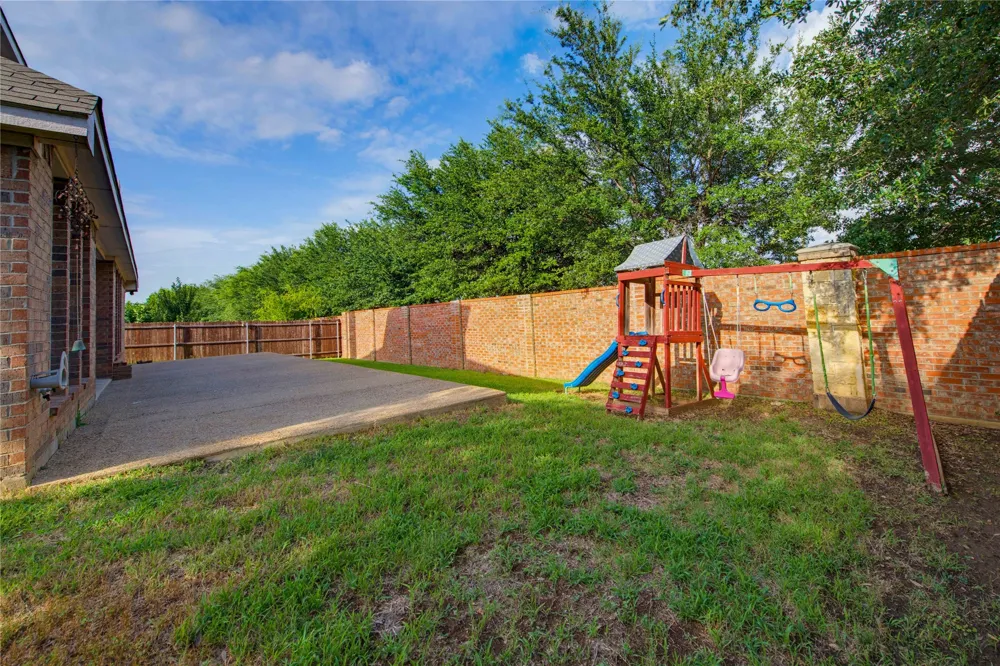 11 Beechcreek Drive Edgecliff Village, TX 76134