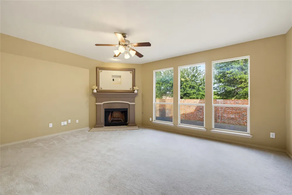 11 Beechcreek Drive Edgecliff Village, TX 76134