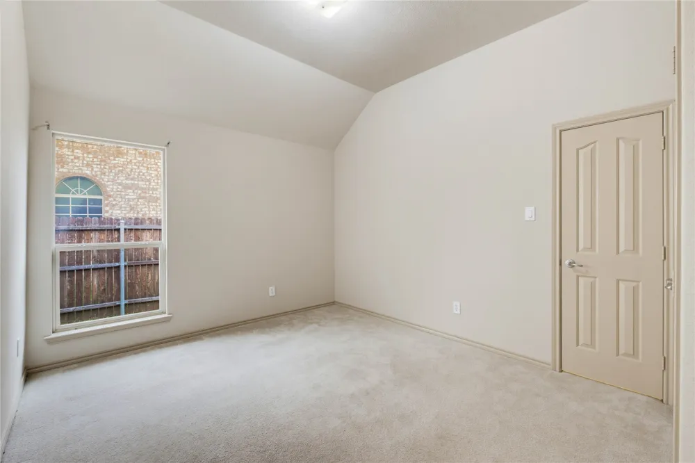 11 Beechcreek Drive Edgecliff Village, TX 76134