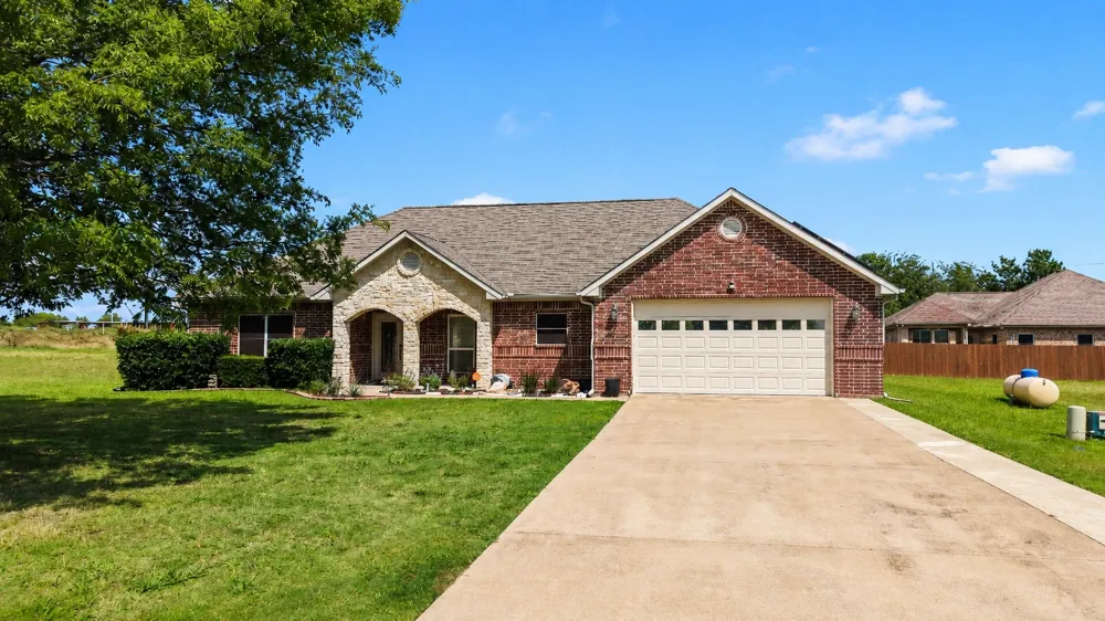 104 Blake Street Mabank, TX 75147