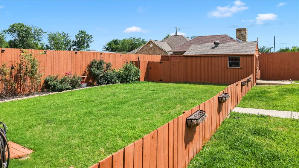 104 Blake Street Mabank, TX 75147