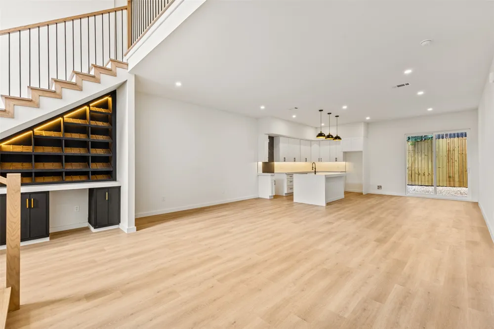 438 Bonnie View Road Dallas, TX 75203