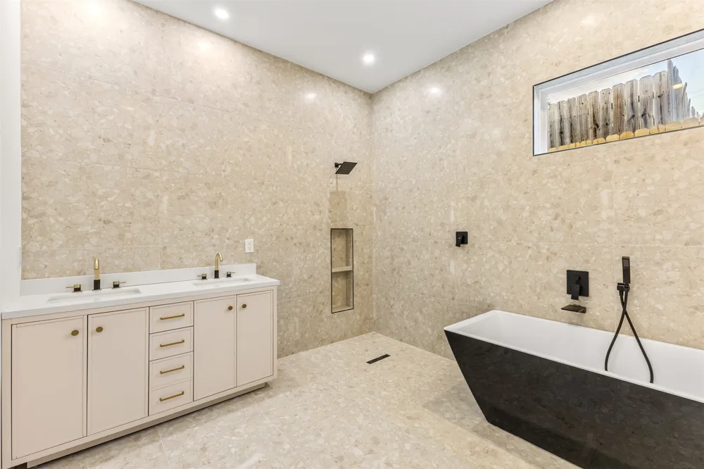 438 Bonnie View Road Dallas, TX 75203
