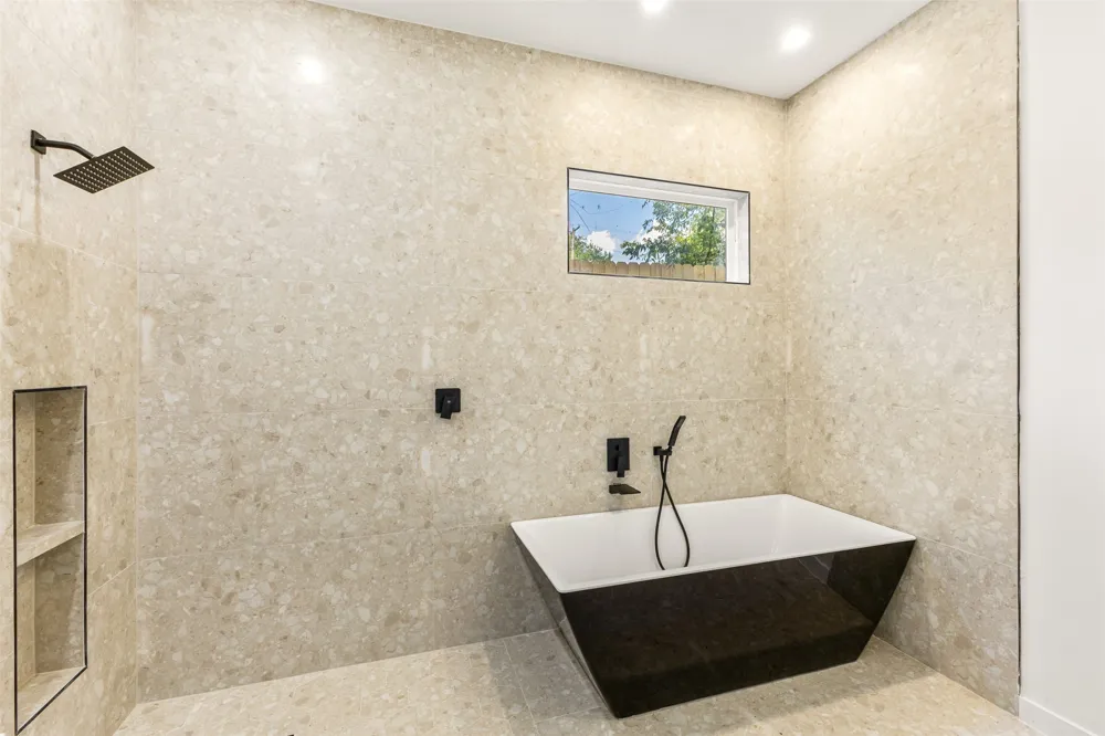 438 Bonnie View Road Dallas, TX 75203