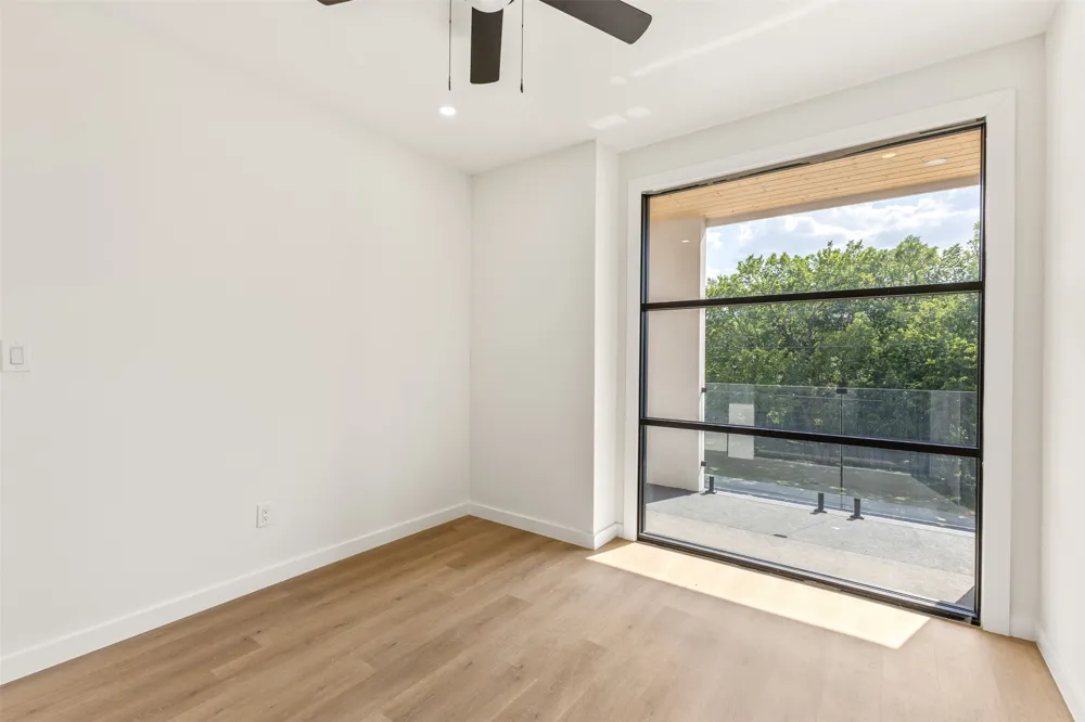 438 Bonnie View Road Dallas, TX 75203