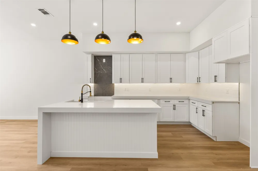 438 Bonnie View Road Dallas, TX 75203