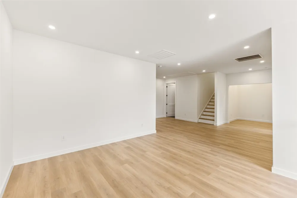438 Bonnie View Road Dallas, TX 75203