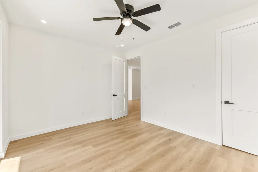 438 Bonnie View Road Dallas, TX 75203