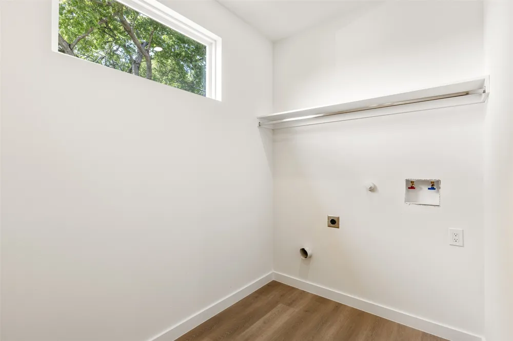 438 Bonnie View Road Dallas, TX 75203