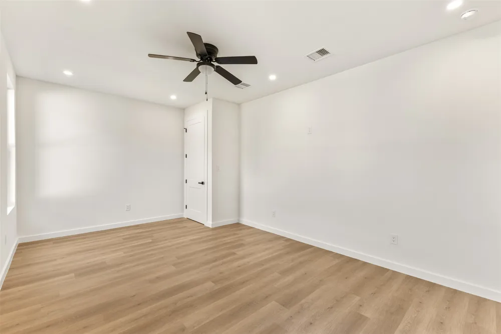 438 Bonnie View Road Dallas, TX 75203