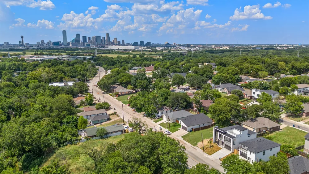 438 Bonnie View Road Dallas, TX 75203