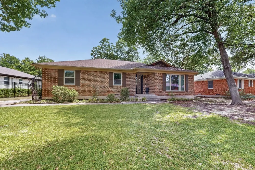 8420 Sweetwater Drive Dallas, TX 75228