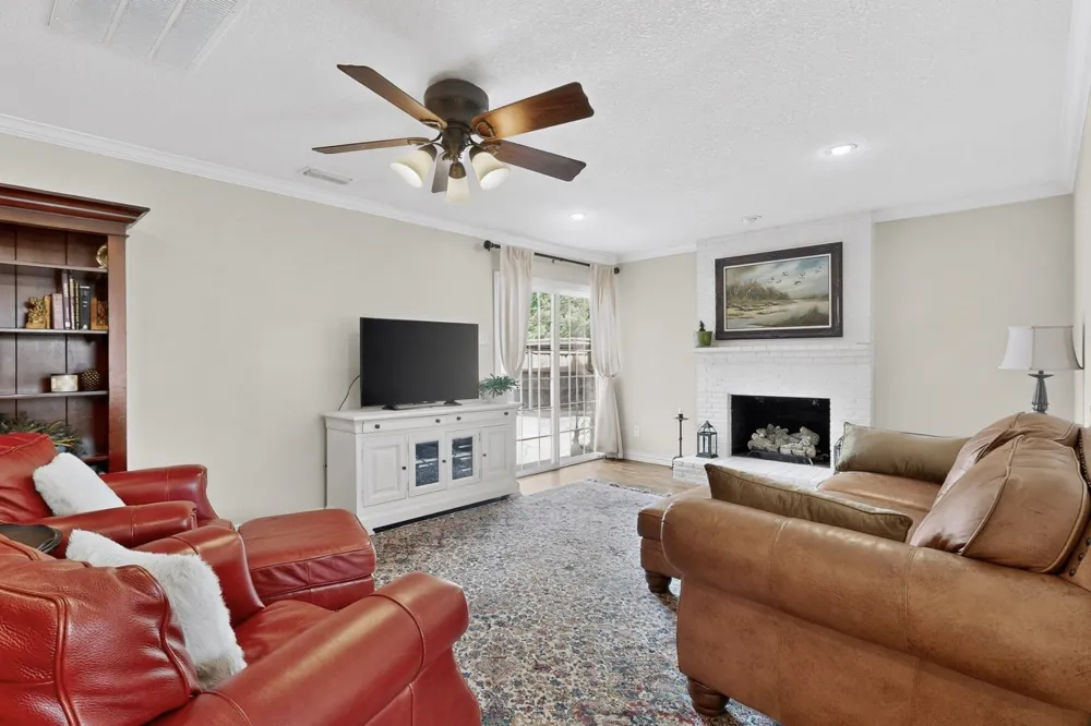 8420 Sweetwater Drive Dallas, TX 75228