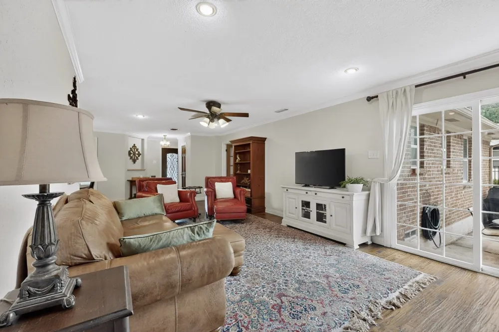 8420 Sweetwater Drive Dallas, TX 75228