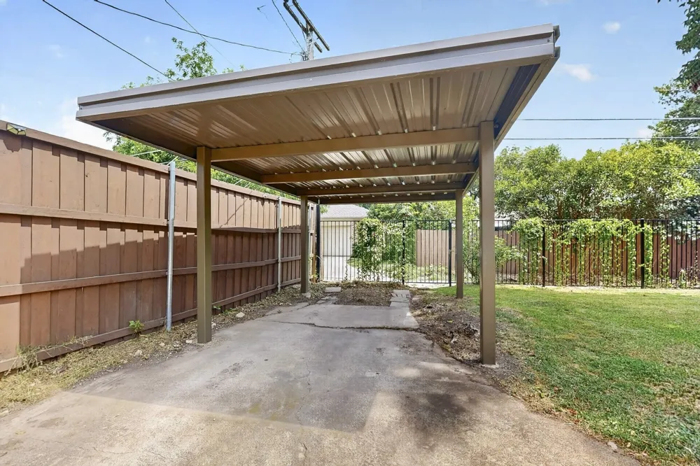 8420 Sweetwater Drive Dallas, TX 75228