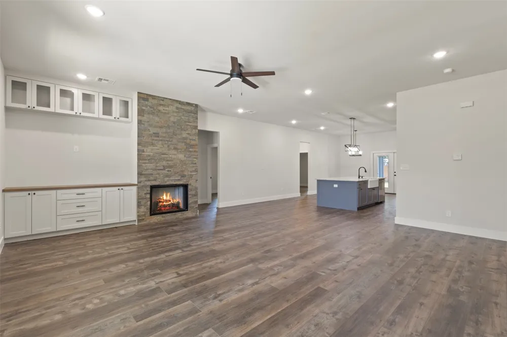 621 Oaklawn Drive River Oaks, TX 76114