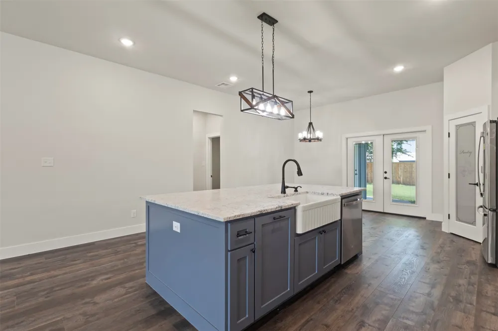 621 Oaklawn Drive River Oaks, TX 76114