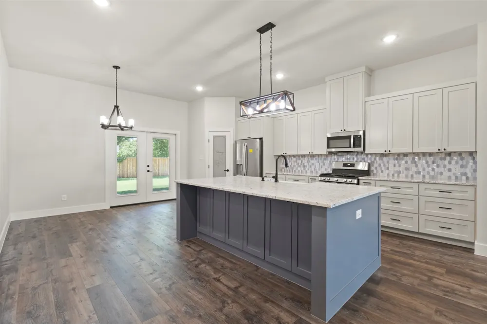 621 Oaklawn Drive River Oaks, TX 76114
