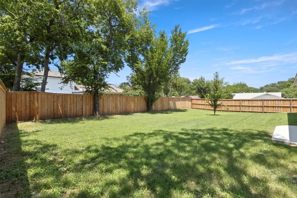621 Oaklawn Drive River Oaks, TX 76114