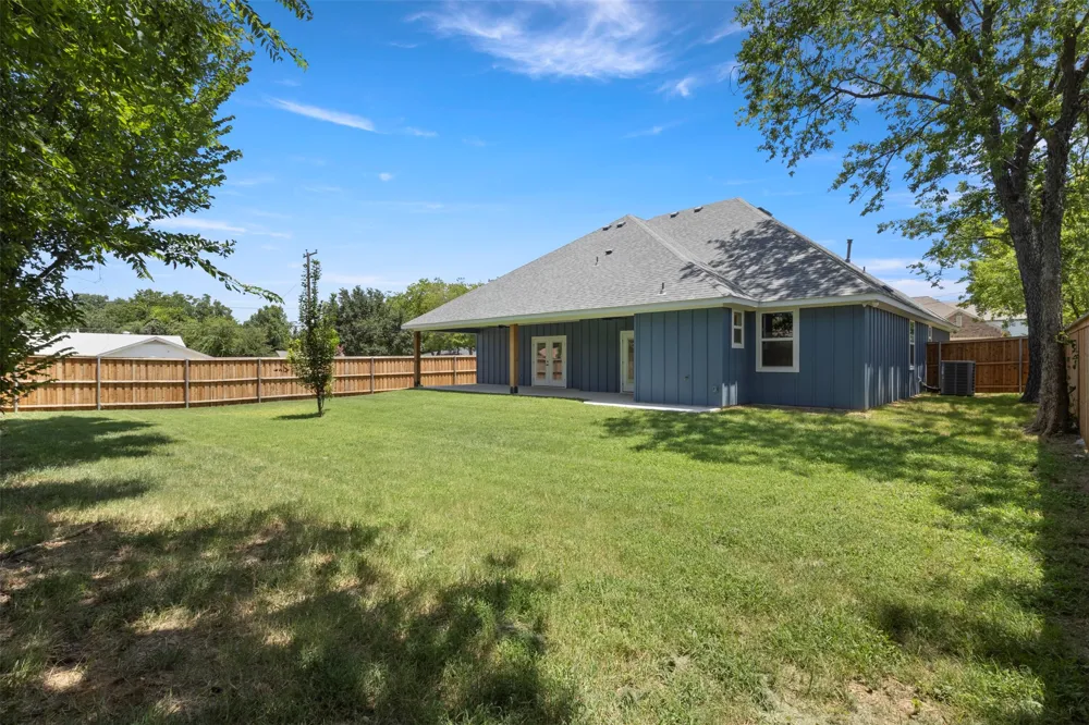 621 Oaklawn Drive River Oaks, TX 76114
