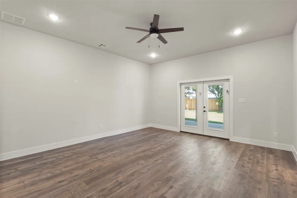 621 Oaklawn Drive River Oaks, TX 76114