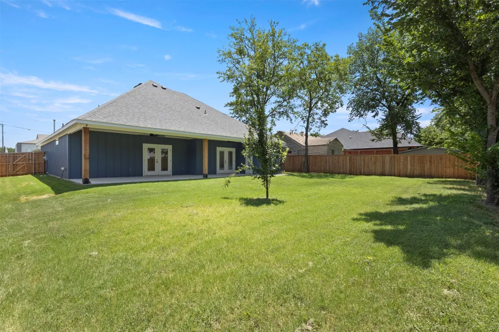 621 Oaklawn Drive River Oaks, TX 76114
