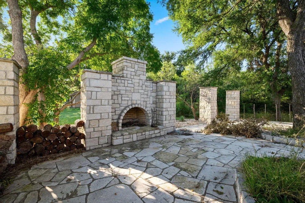 2500 Tom Chaney Granbury, TX 76049