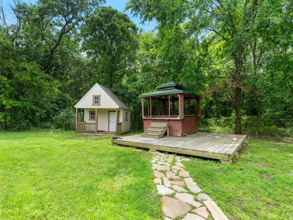 758 SE CR 4265 Mount Vernon, TX 75457