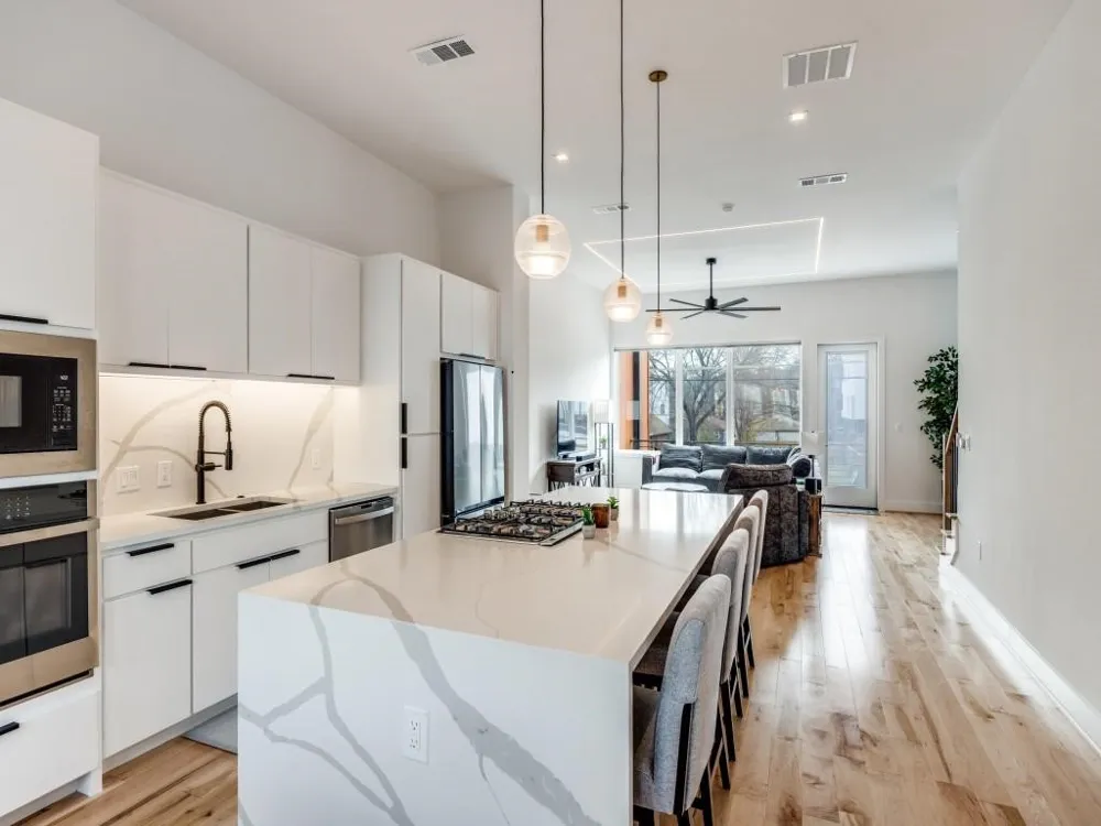 929 Bayonne Street Dallas, TX 75212